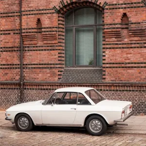 Witte oldtimer in Hamburg posters & art prints door Floris Trapman - Premium Poster - 50x70 Top Vente