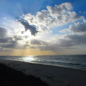 Zonsondergang aan de Oostzee posters & art prints door Karen Hinz - Premium Poster - 50x70 Offre Limitée