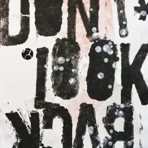 -Kijk niet achterom posters & art prints door Hushang Omidizadeh - Premium Poster - 50x70 Dernier Modèle