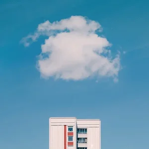 Zonneschijn boven de buitenwijken posters & art prints door Philip Liljenberg - Premium Poster - 50x70 Expédition Rapide