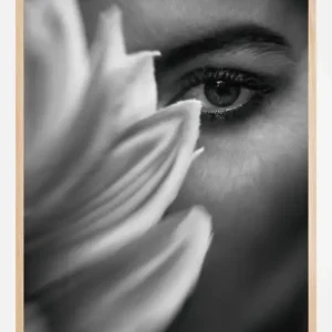 A Womans Look Poster (21x29.7 cm (A4)) Quantité Limitée