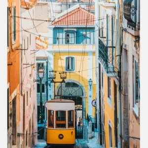 Trolley Car In City Canvasprint (30x40 cm) Populaire