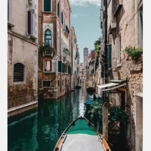 Boat On The River Canvasprint (30x40 cm) Offre Exclusive